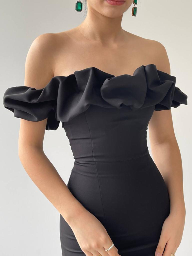 Midi Dress In A Ruffle Off The Shoulder Bodycon Style-Black