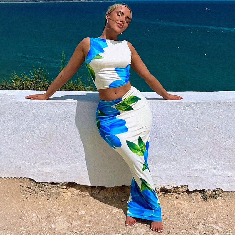 Women’s floral spandex holiday co-ord set.
