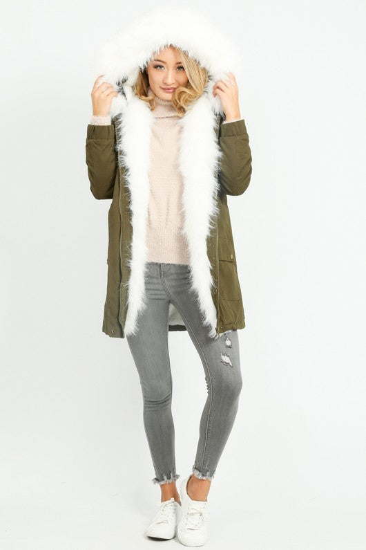 Coat in Khaki With Faux Fur Lining In White